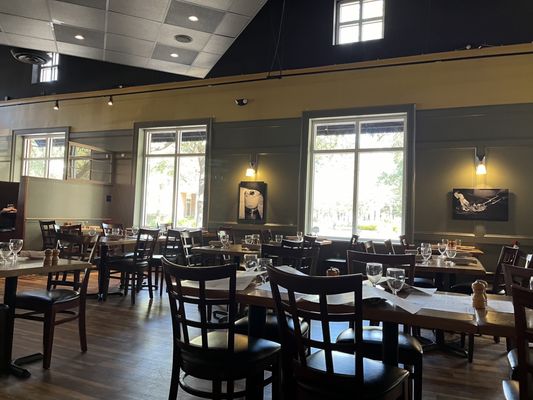 Crave Kitchen & Cocktails by null