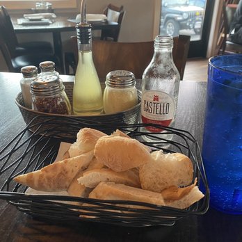 Mesa 21 - Complimentary bread - Portuguese Near Me - Fall River, Massachusetts