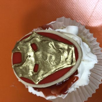 Tamara's Pastry Passion - Iron man cookie on top of strawberry cupcake - Desserts Near Me Tamara's Pastry Passion - Iron man cookie on top of strawberry cupcake - Desserts Near Me