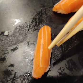 Edo Japan - The sushi nigiri is a bit skinny, and the rice is a wee bit dry. - Sushi Bars Near Me - Pearland, Texas