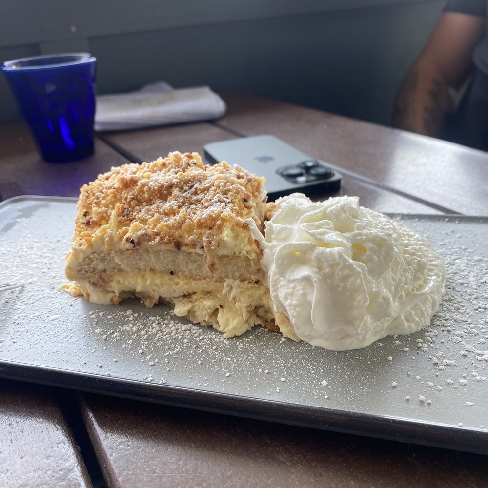 Edgewater Restaurant - Dessert cake - Seafood Near Me - Hampton Bays, New York
