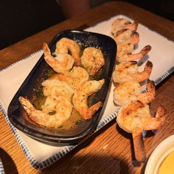 Red Lobster - Garlic Shrimp Scampi and Grilled Shrimp - Seafood Near Me - Wethersfield, Connecticut Red Lobster - Garlic Shrimp Scampi and Grilled Shrimp - Seafood Near Me - Wethersfield, Connecticut