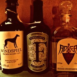 FRANKS DRESDEN - FRANK'S BAR DRESDEN ALAUNSTRASSE 80 handmade Drinks since 1996 MUSICandMOMENTS Cocktails Cigars Coffee Gin Whisky Rum Beer Wine Barfood ....