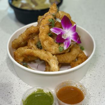 Kra Pow Thai Eatery - Fried Calamari - Thai Near Me - Whittier, California Kra Pow Thai Eatery - Fried Calamari - Thai Near Me - Whittier, California