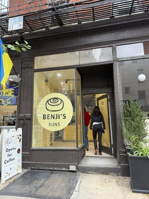 Benji's Buns by null