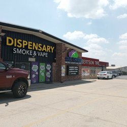 Cloud Chaserz Smoke Shop - Owasso - Shop building