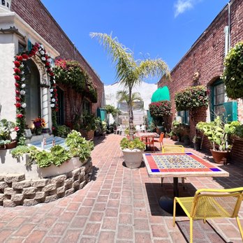 La Gloria De Oxnard - Patio - Grocery Near Me - Oxnard, California