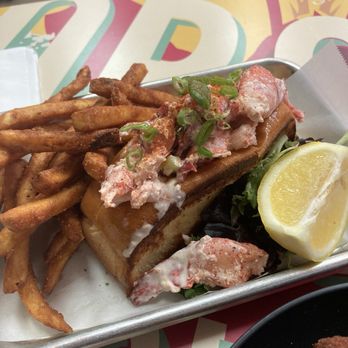 Lobster-Guys - Maine Style Lobster Roll - Seafood Near Me - Pasadena, California