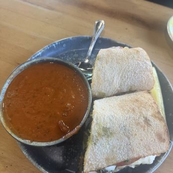 Great Full Gardens-Midtown - Pesto caprese veg and tomato soup - Breakfast & Brunch Near Me - Reno, Nevada Great Full Gardens-Midtown - Pesto caprese veg and tomato soup - Breakfast & Brunch Near Me - Reno, Nevada
