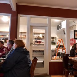 Stella Cafe & Cheesery - Der Raum