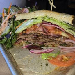 Bbq weekend tri tip sando... Bbq weekend tri tip sando...