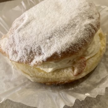 Chateau De Chantilly Cafe - Strawberry Donut - Bakeries Near Me - Chantilly, Virginia