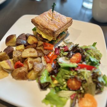 Field & Fire - Cafes Near Me - Grand Rapids, Michigan