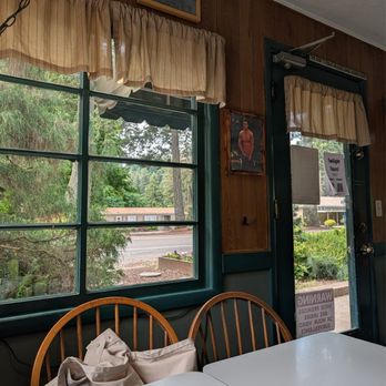 Carver Cafe - Delis Near Me - Damascus, Oregon