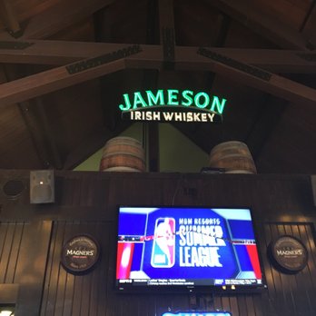 Mo's Irish Pub - It's a sports bar! - Irish Near Me - Wauwatosa, Wisconsin Mo's Irish Pub - It's a sports bar! - Irish Near Me - Wauwatosa, Wisconsin