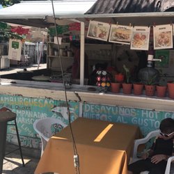 Taqueria Glenssy - The exterior