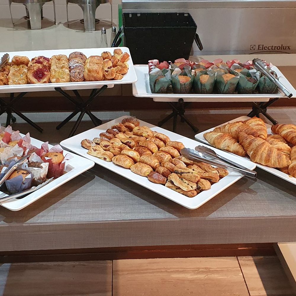 Crave - Buffets Near Me - Richmond Hill, Ontario