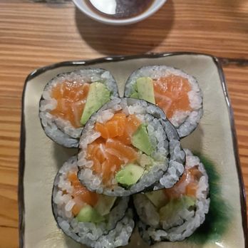 Daigo Sushi Roll Bar - salmon avocado roll - Sushi Bars Near Me - Brooklyn, New York Daigo Sushi Roll Bar - salmon avocado roll - Sushi Bars Near Me - Brooklyn, New York