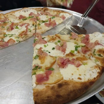 Juliana's - Pizza Near Me - Brooklyn, New York Juliana's - Pizza Near Me - Brooklyn, New York