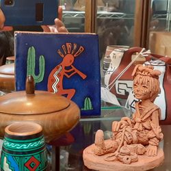Retro Now - Great place to find vintage items and collectables.