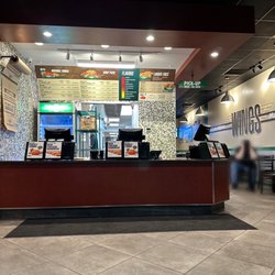 Wingstop - Clean and orderly
