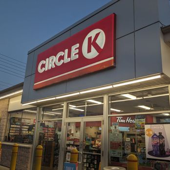 Circle K - Storefront - Convenience Stores Near Me - Toronto, Ontario
