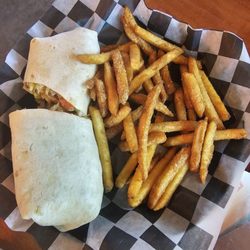 Carbone's Pizzeria - Chicken wrap