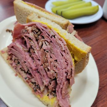 Lester's Deli - Amazing sandwich 10/10!!! - Delis Near Me - Outremont, Quebec