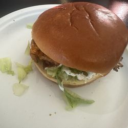 Poblanos Piri Piri - Chicken burger