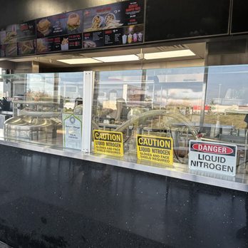 Bumper 2 Burger - Interior - Burgers Near Me - Aurora, Illinois