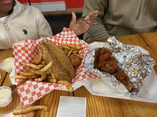 Gossip Shack GRAND AVE by null