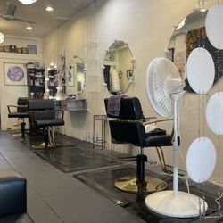 Jazzy Js' Hair Salon - Salon area