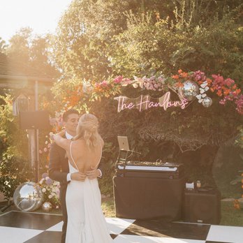 Darlin' Floral Co - Floral Arch Installation - Floral Designers Near Me