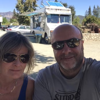 La Gitana Taco Truck - Even outdoor dining available.. How swanky ! - Food Trucks Near Me - Calistoga, California La Gitana Taco Truck - Even outdoor dining available.. How swanky ! - Food Trucks Near Me - Calistoga, California