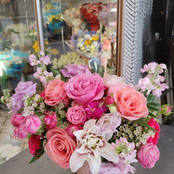 Dannhiflowers - Vibrant rose, purple and white flowers - Florists Near Me - San Gabriel, California Dannhiflowers - Vibrant rose, purple and white flowers - Florists Near Me - San Gabriel, California