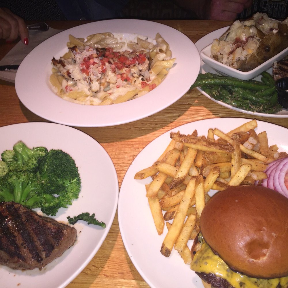 Applebee's Grill + Bar - American Near Me - Branson, Missouri