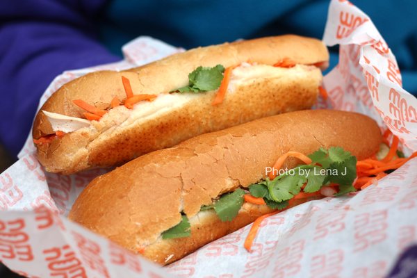Nom Nom Bánh Mì by null