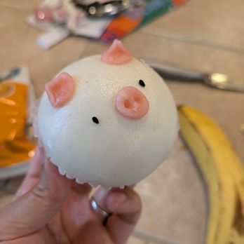 Cafe Aloe - Piggy bun - Cafes Near Me - Bellevue, Washington Cafe Aloe - Piggy bun - Cafes Near Me - Bellevue, Washington