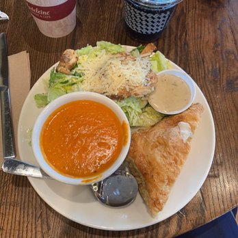 la Madeleine - Food here is amazing! Their tomato basil soup that you see is delicious - Cafes Near Me - Waco, Texas