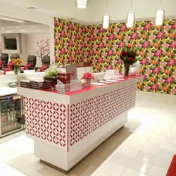 Polished Nail Bar