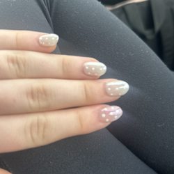 Ocean Nails & Spa - Look at the pointer finger