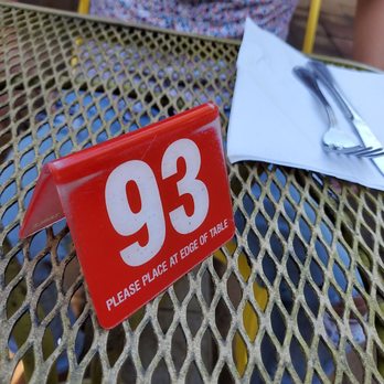 Sunflower Caffe - Outside in the patio - Coffee & Tea Near Me - Sonoma, California