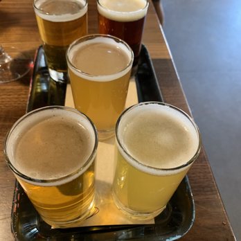 Slippery Otter Pub - Flight - Pubs Near Me - West Yellowstone, Montana Slippery Otter Pub - Flight - Pubs Near Me - West Yellowstone, Montana