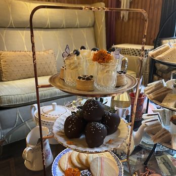 The Parlour - Brooklyn High Low - The Vanderbilt package - Tea Rooms Near Me - Brooklyn, New York