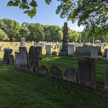 Elm Grove Cemetery - Elm Grove Cemetery, Windsor - Funeral Services & Cemeteries Near Me - Windsor, Connecticut Elm Grove Cemetery - Elm Grove Cemetery, Windsor - Funeral Services & Cemeteries Near Me - Windsor, Connecticut