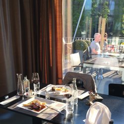 Apart - Modern restaurant with very nice terrace and very creative overwhelming food