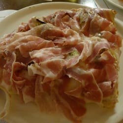 Stordita abbondante (pancetta a crudo e carciofoni)