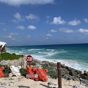Coconuts Bar & Grill - Super windy this visit - Bars Near Me - Cozumel, ROO