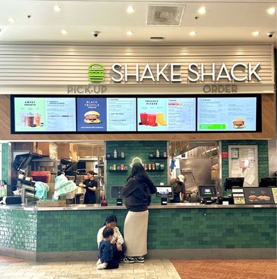 Shake Shack Westfield Oakridge by null