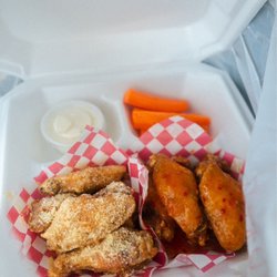House Of Wings & Boba Drinks - Yummm garlic parm and sweet/spicy!